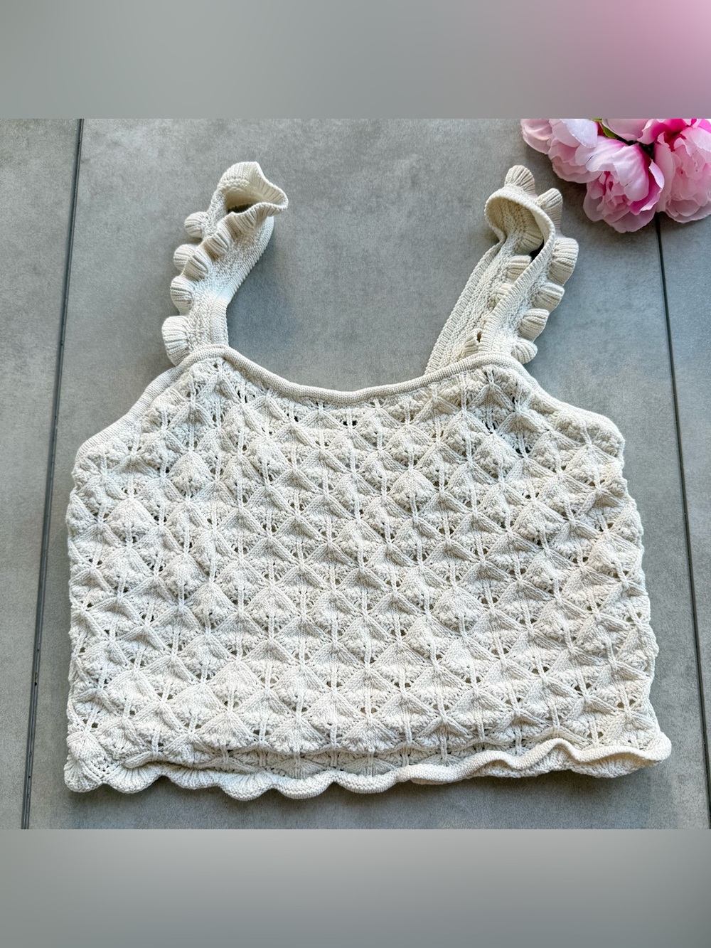 House of Harlow 1960 Crop top medium Tan crochet stretch sleeveless ruffle strap